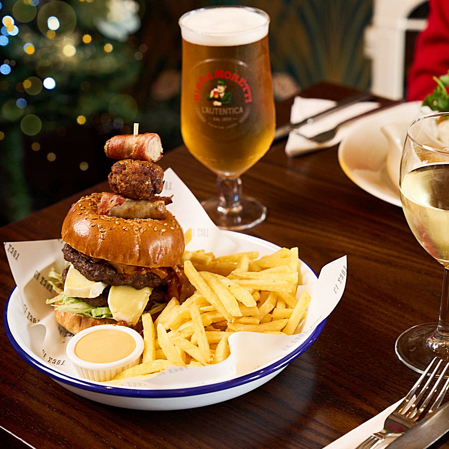 Festive Lunch & Dinner at The Sutherland Arms in Newport